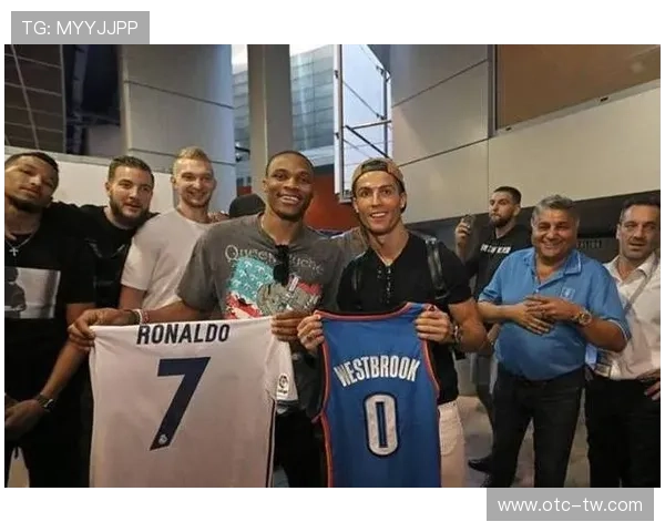 足球明星同框瞬间壁纸分享让你与偶像亲密接触尽享足球魅力与激情