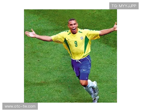 足球明星发型演变历程从经典到时尚的风格变迁与个性展示