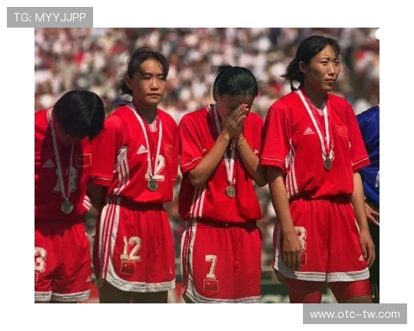 足球明星卢玲的成长历程与辉煌成就全景解析