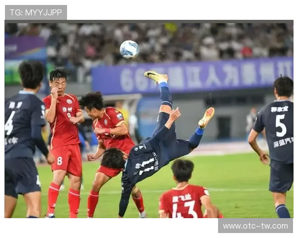 抖音平台上那些备受欢迎的足球明星与他们的精彩瞬间